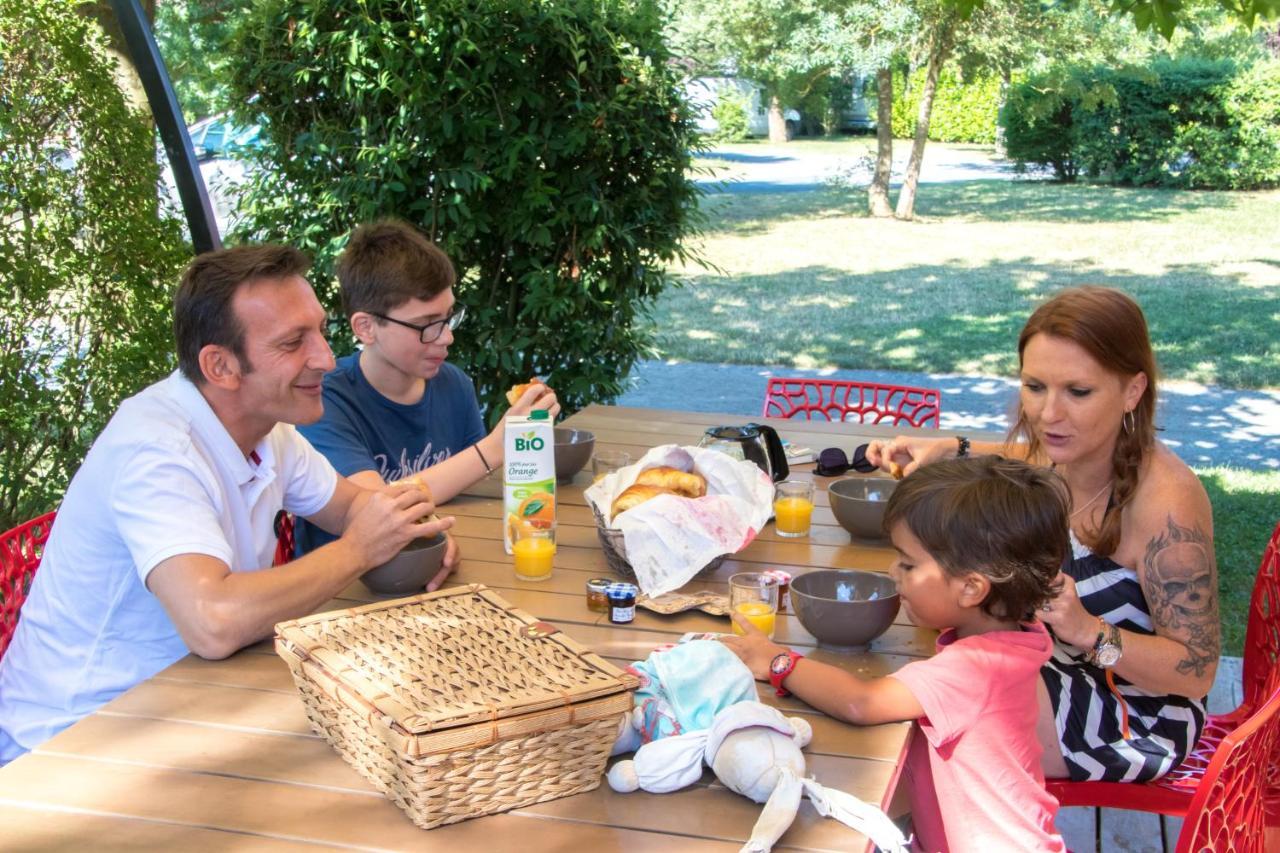 Camping Les Portes Du Beaujolais Anse Eksteriør bilde